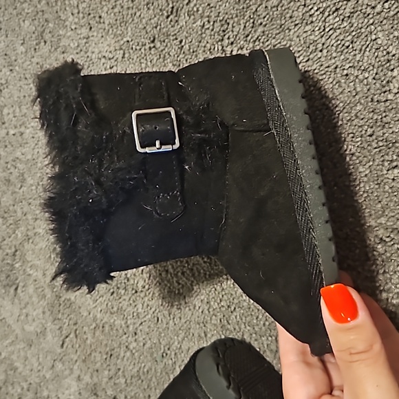 Boots - Picture 4 of 4